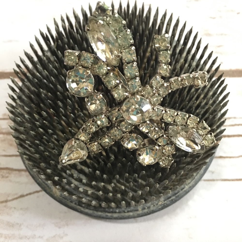 Vintage Rhinestone Butterfly Brooch - Picture 5 of 7